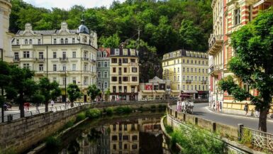 Lázeňský trojuhelnik - Karlovy Vary - pohled 2